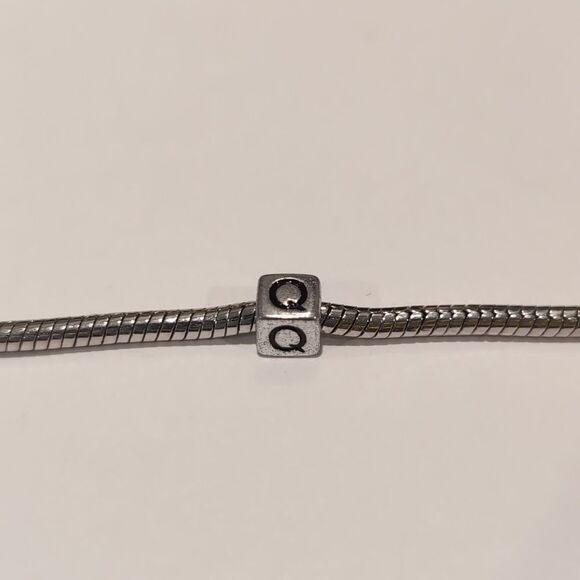 Silver Q Spacer Charm for Pandora Style Bracelet - Picture 2 of 5